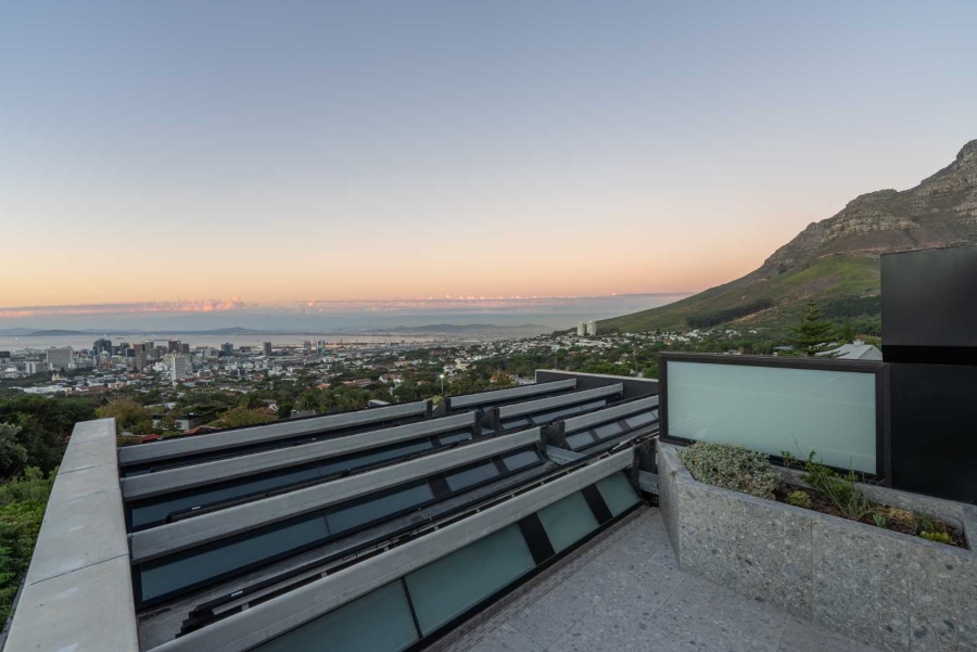 3 Bedroom Property for Sale in Oranjezicht Western Cape